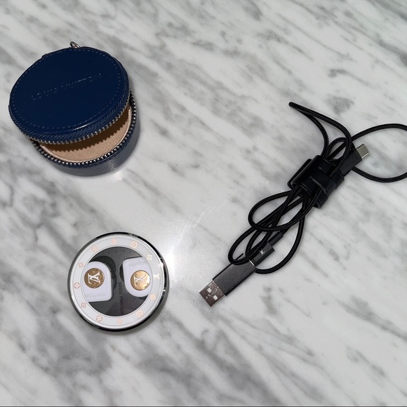 Louis Vuitton headphones - Picture 6 of 9